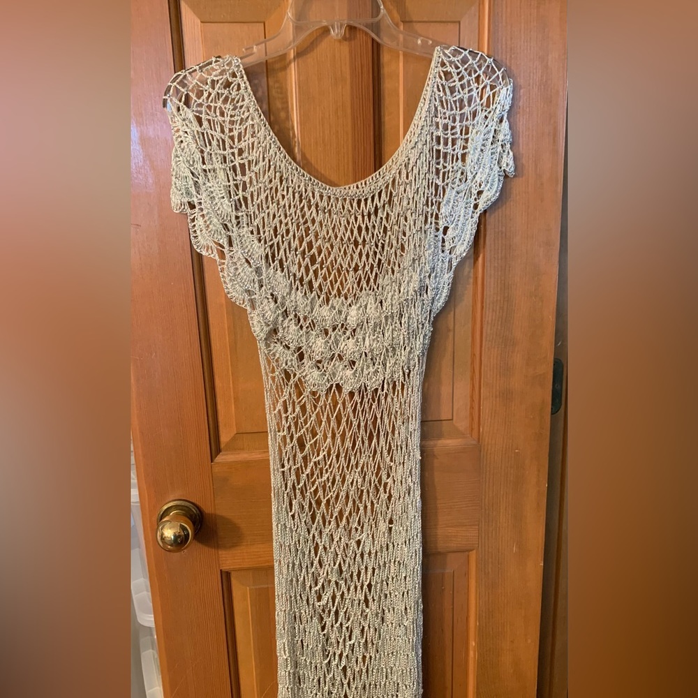 Beautiful vintage silver/cream-ish/white crocheted dress overlay. - Picture 3 of 3